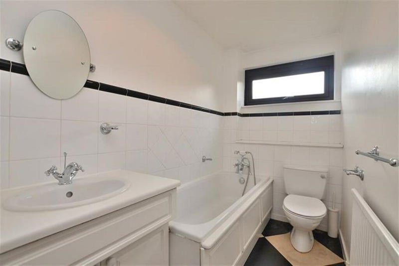 Flat Churchfields in Greater London