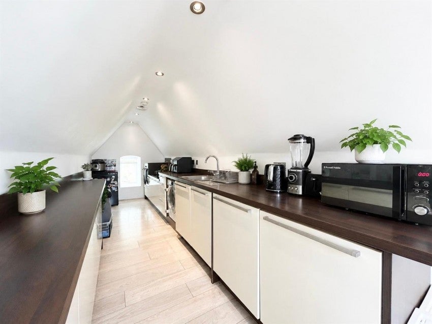 Flat Knighton Drive in Leicester