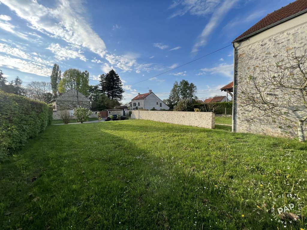 House Rue Raoul Follereau in Bussy-Saint-Georges