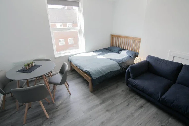 Flat George Street in Royal Leamington Spa