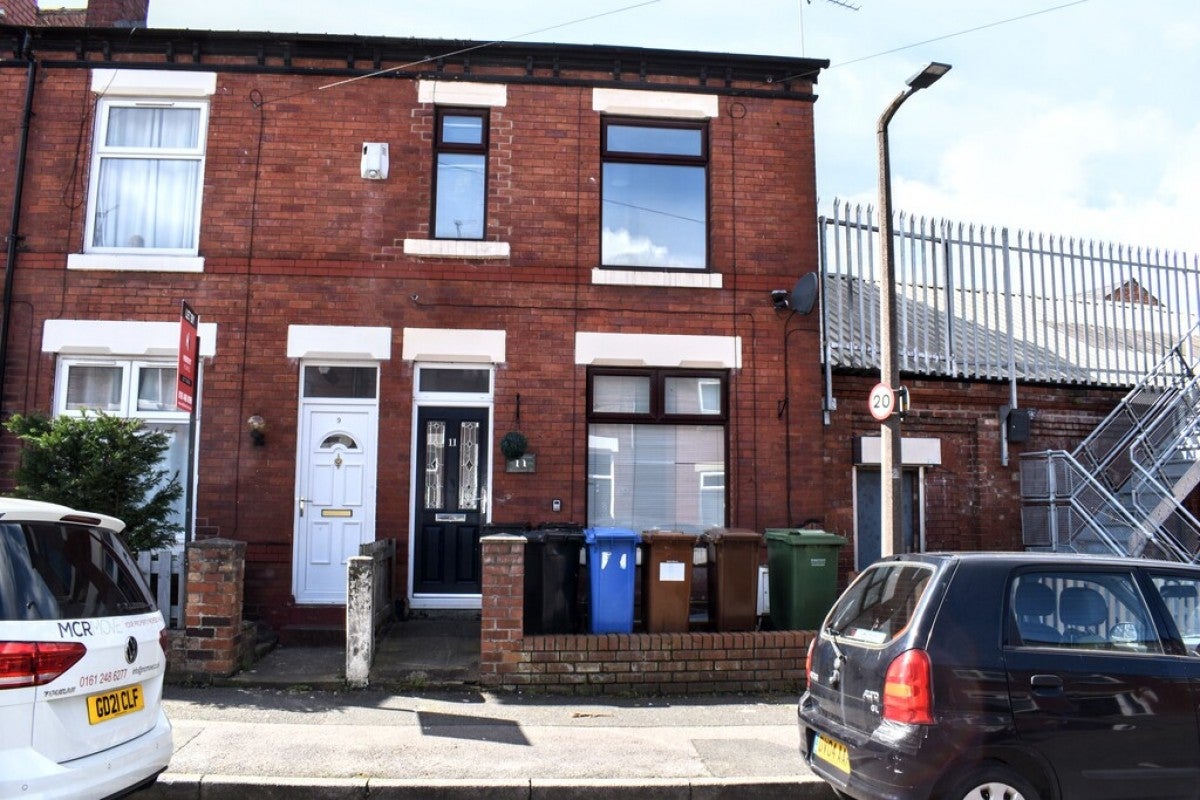 Room Shaw Road South in Hazel Grove