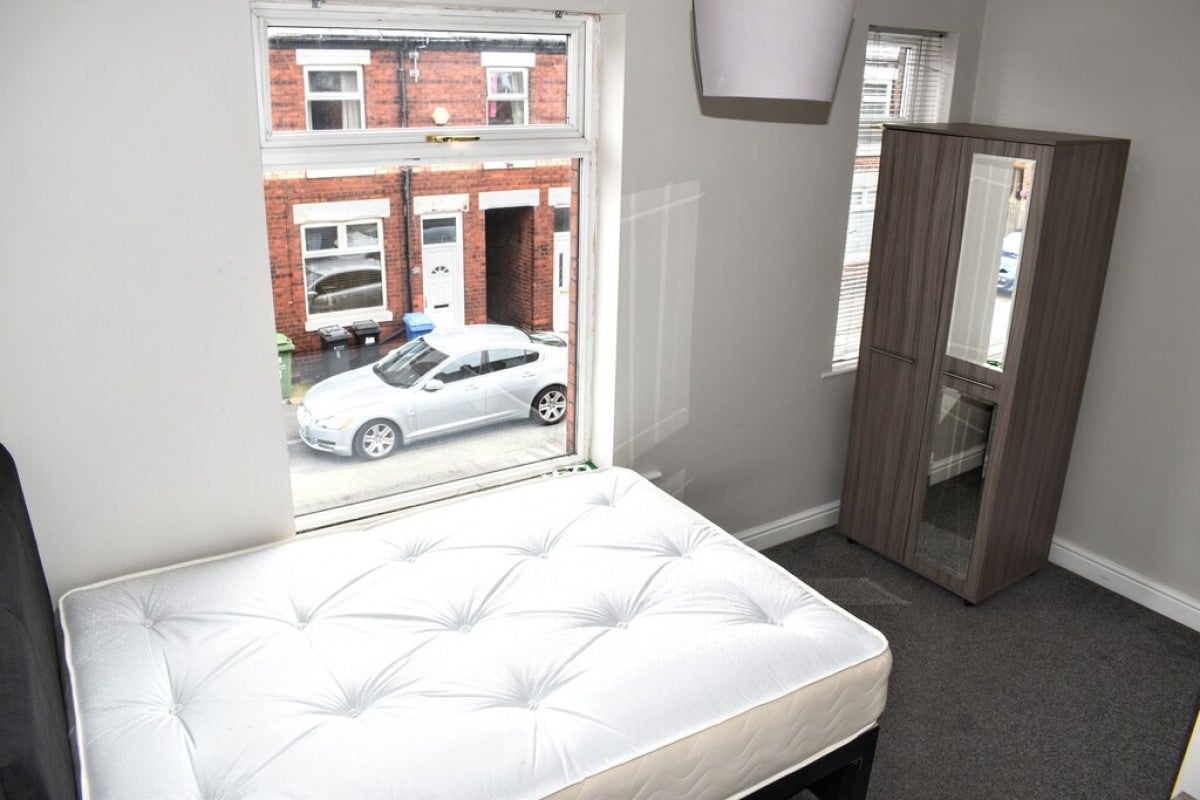 Room Shaw Road South in Hazel Grove