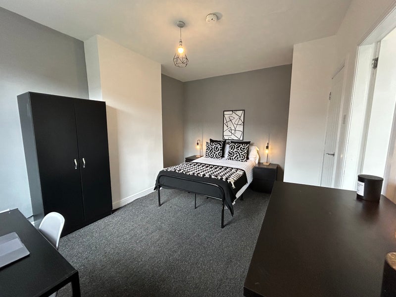 Room Beechwood View in Leeds