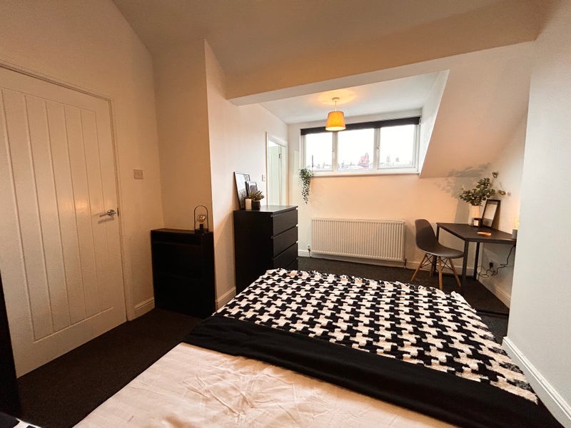 Room Beechwood View in Leeds