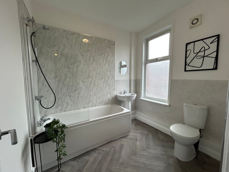 Room Beechwood View in Leeds