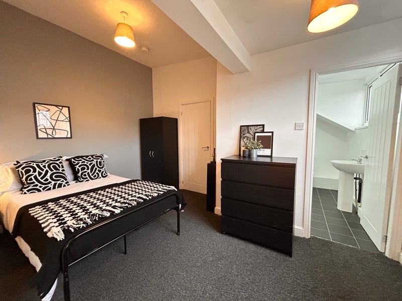 Room Beechwood View in Leeds