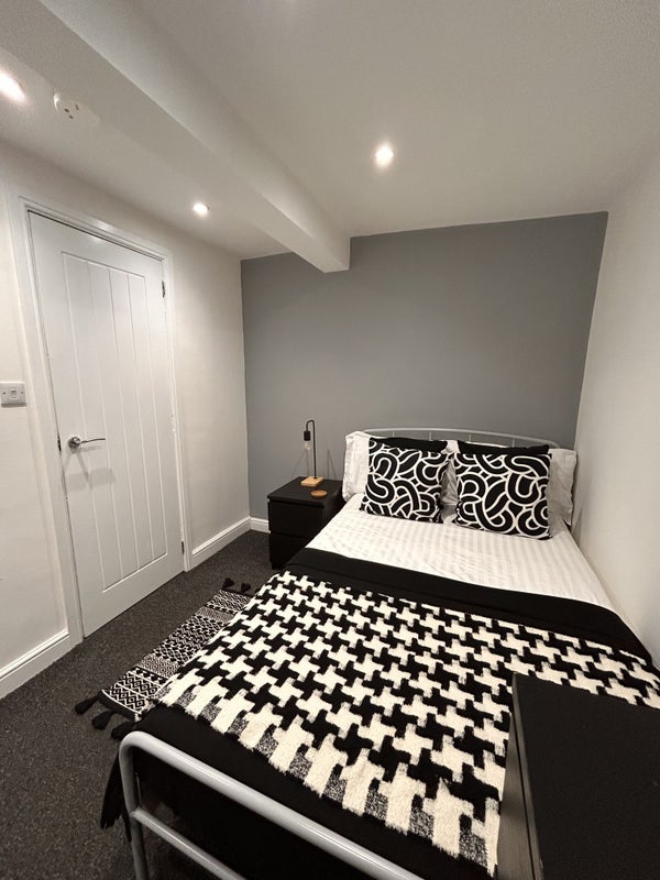 Room Beechwood View in Leeds