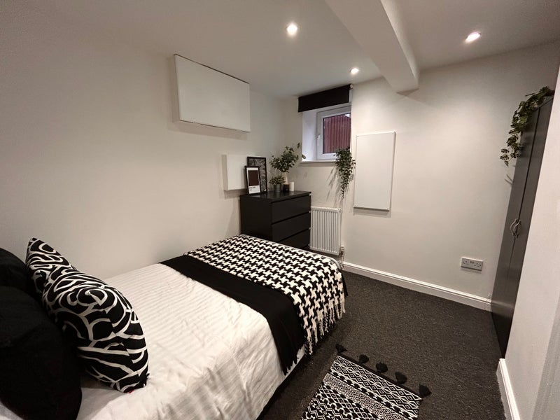 Room Beechwood View in Leeds