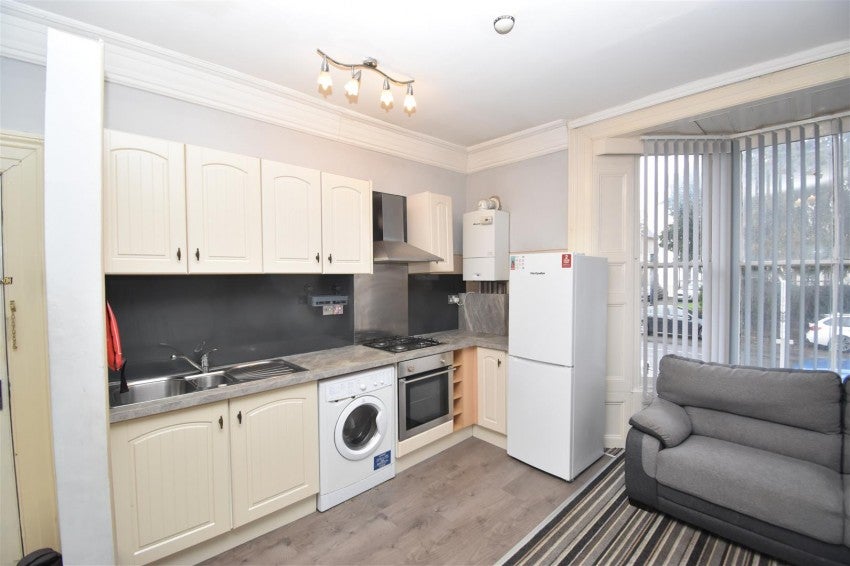 Flat Leam Terrace in Royal Leamington Spa