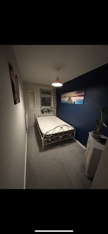 Room Ninth Avenue in Leeds