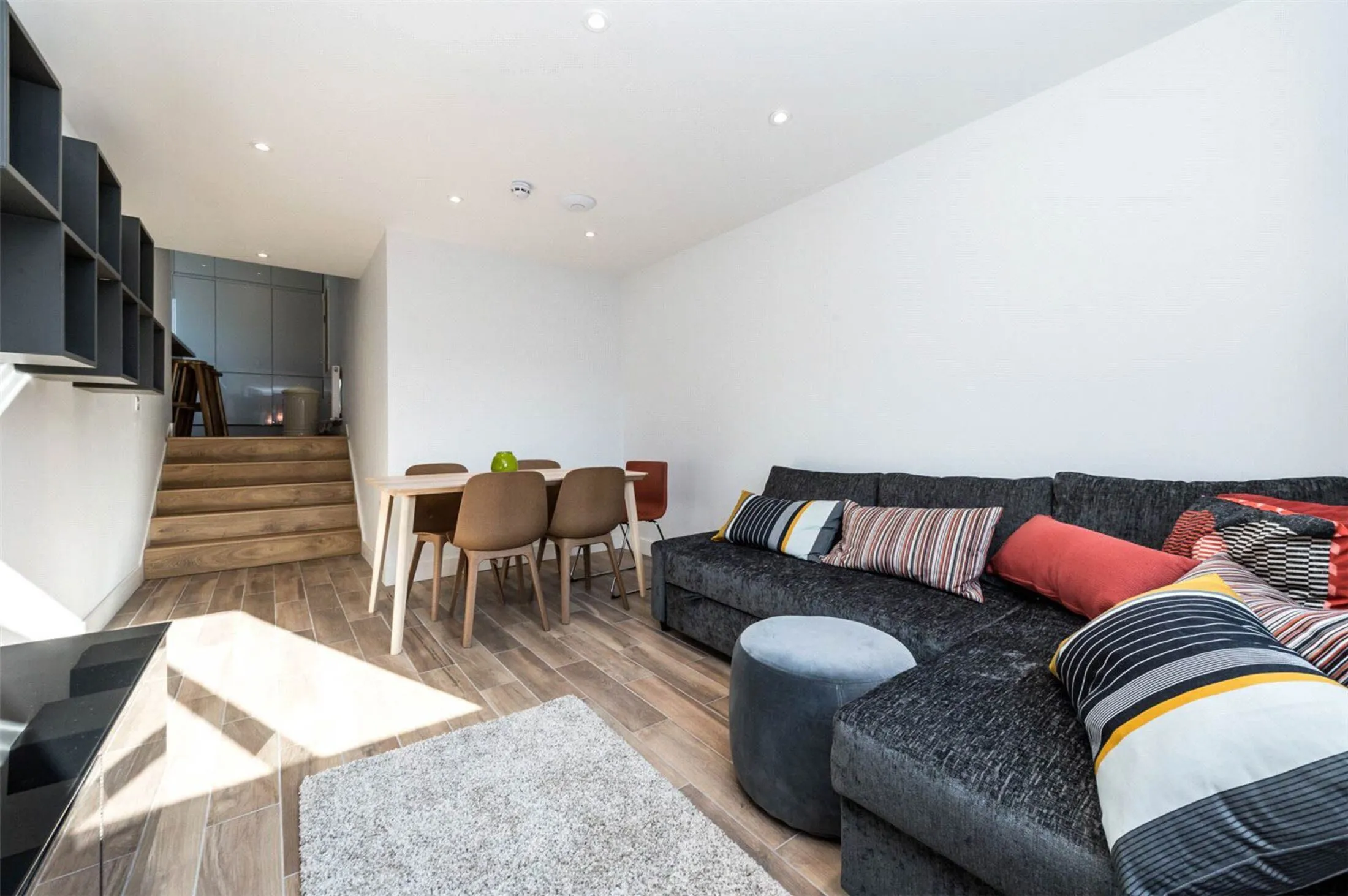 Room Stormont Road in Greater London
