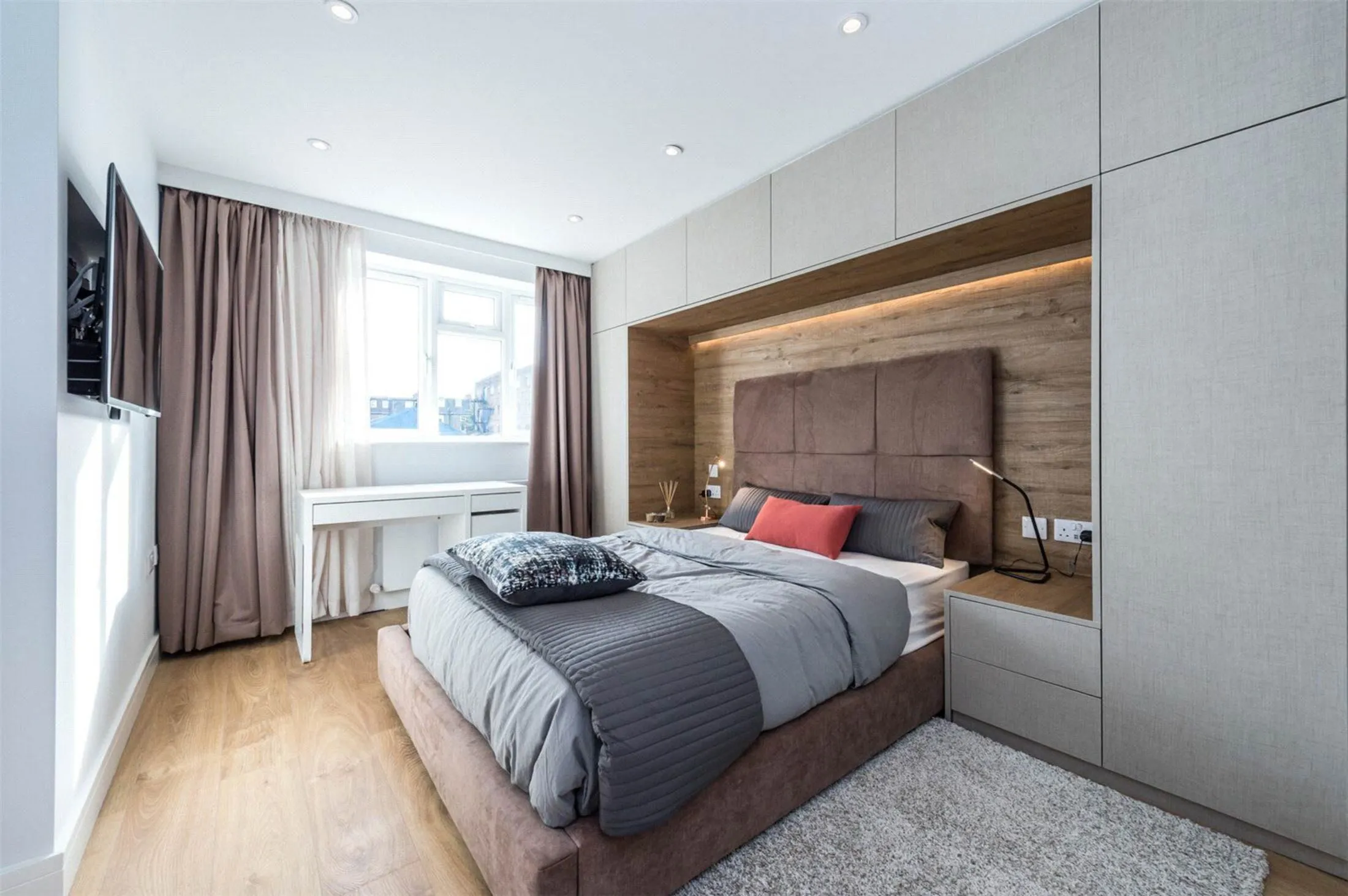 Room Stormont Road in Greater London