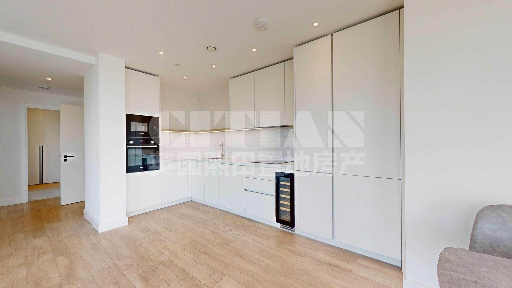 Flat Beresford Avenue in Greater London