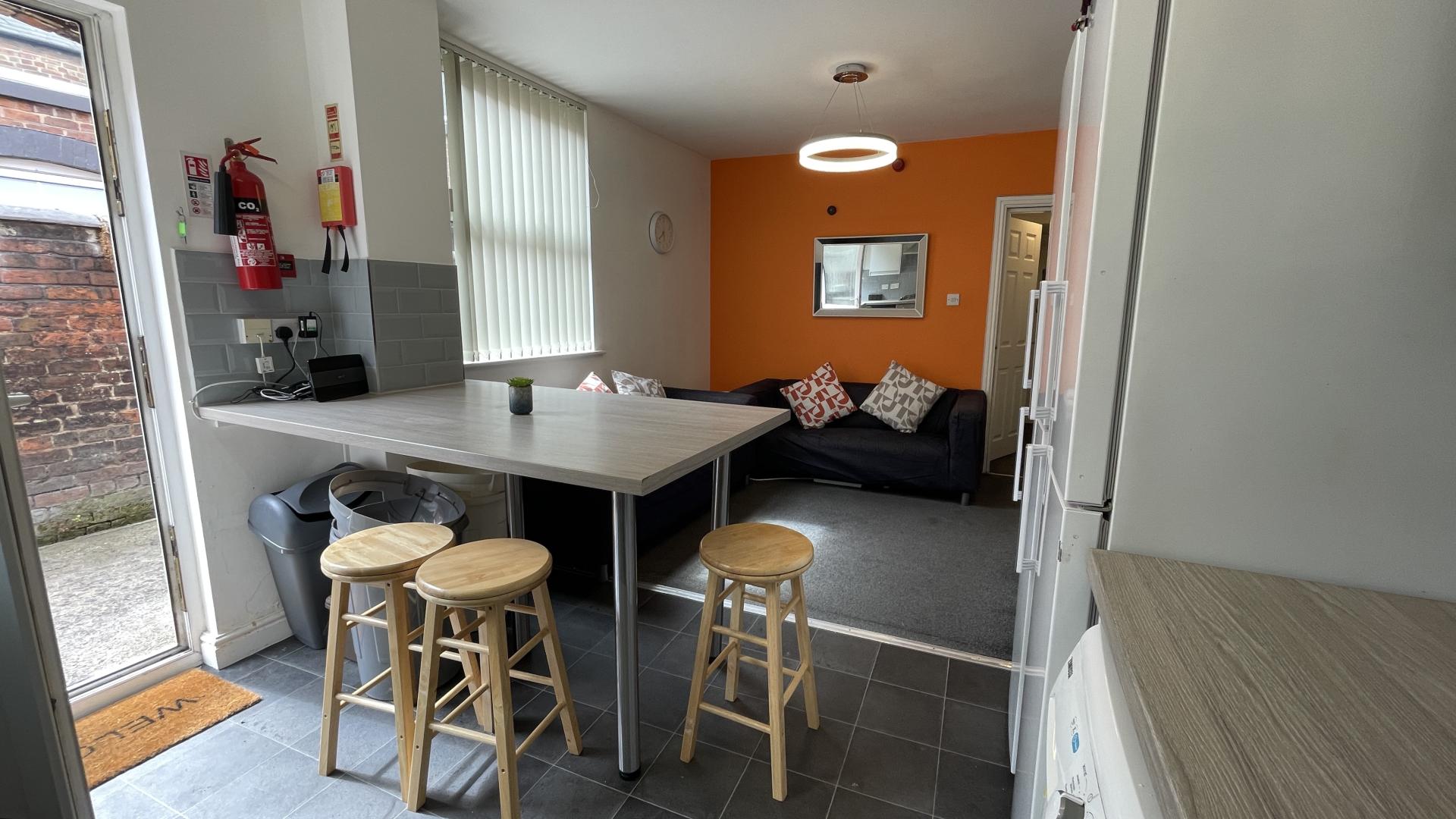 Room Bouverie Street in Chester