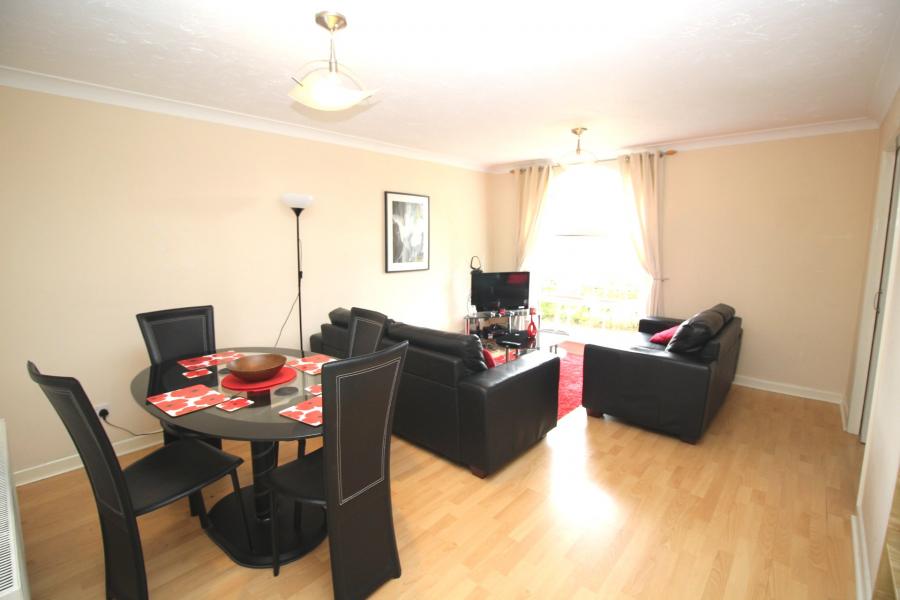 Flat Labrador Quay in Salford
