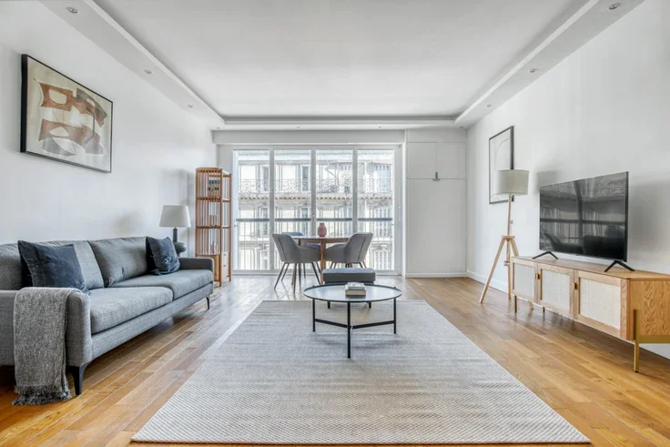 Appartement Sortie Parking François 1er à Paris