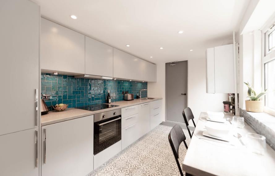 Room Grange Road in Greater London