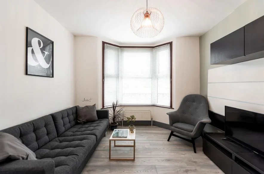 Room Grange Road in Greater London