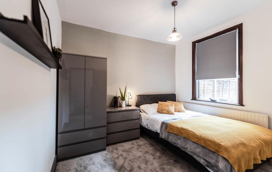 Room Grange Road in Greater London