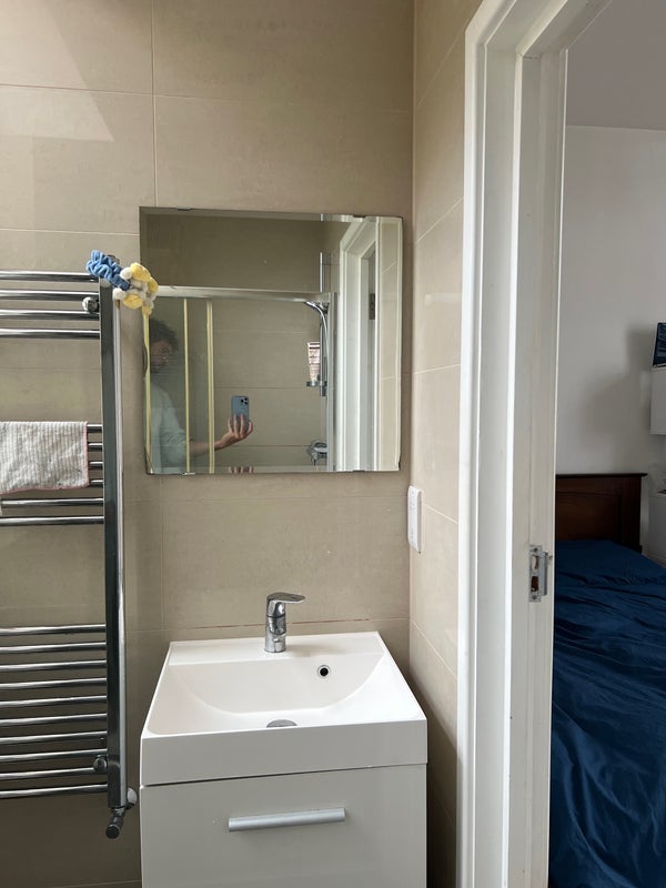 Room Kneller Road in Greater London