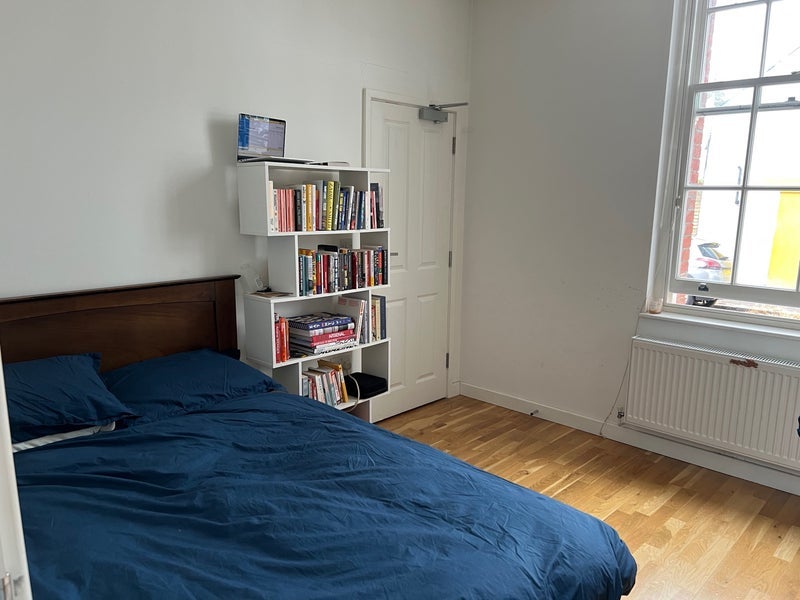 Room Kneller Road in Greater London