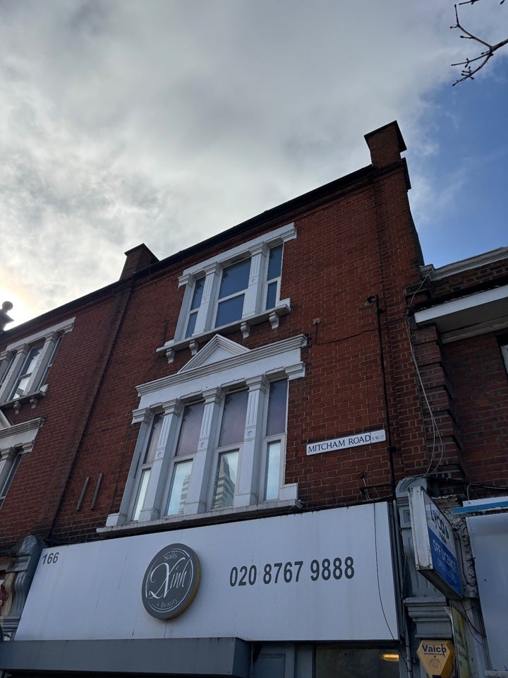 Flat Mitcham Road in Greater London