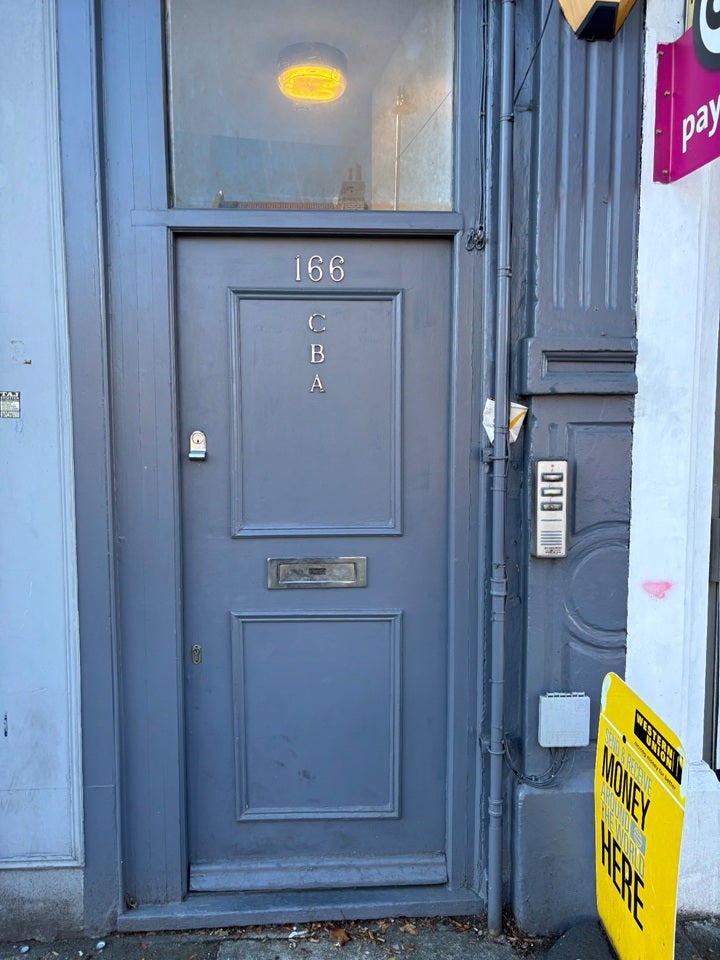 Flat Mitcham Road in Greater London