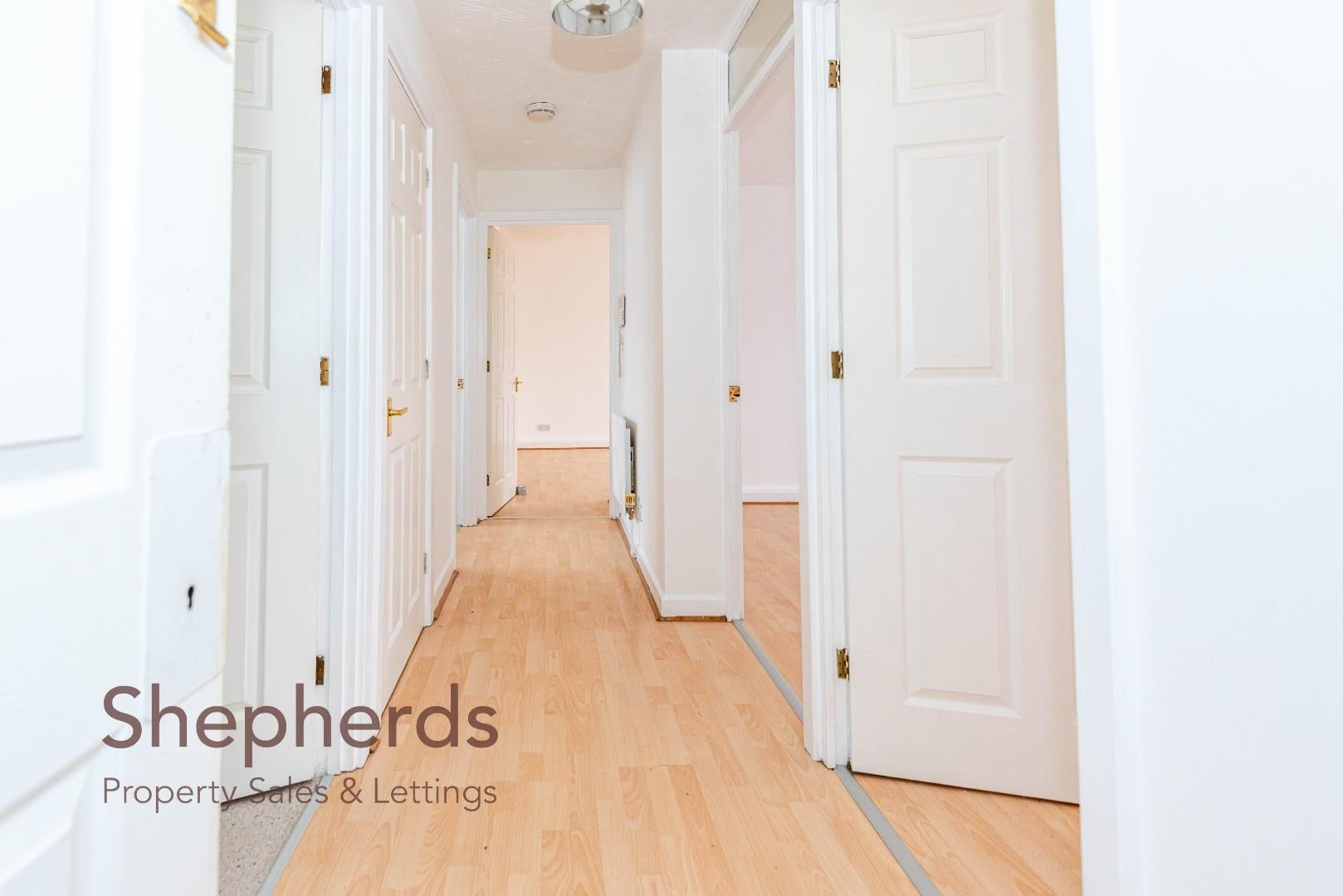 Flat Colthurst Gardens in Hoddesdon