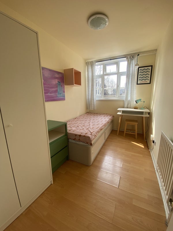 Room St Mary's Road in Greater London