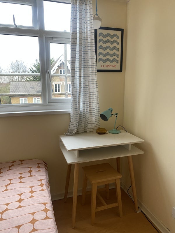 Room St Mary's Road in Greater London