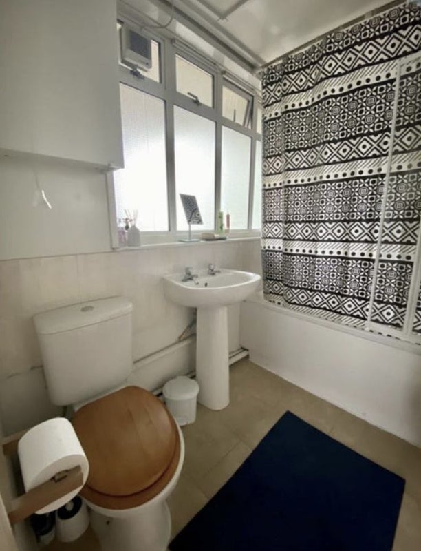 Room St Mary's Road in Greater London