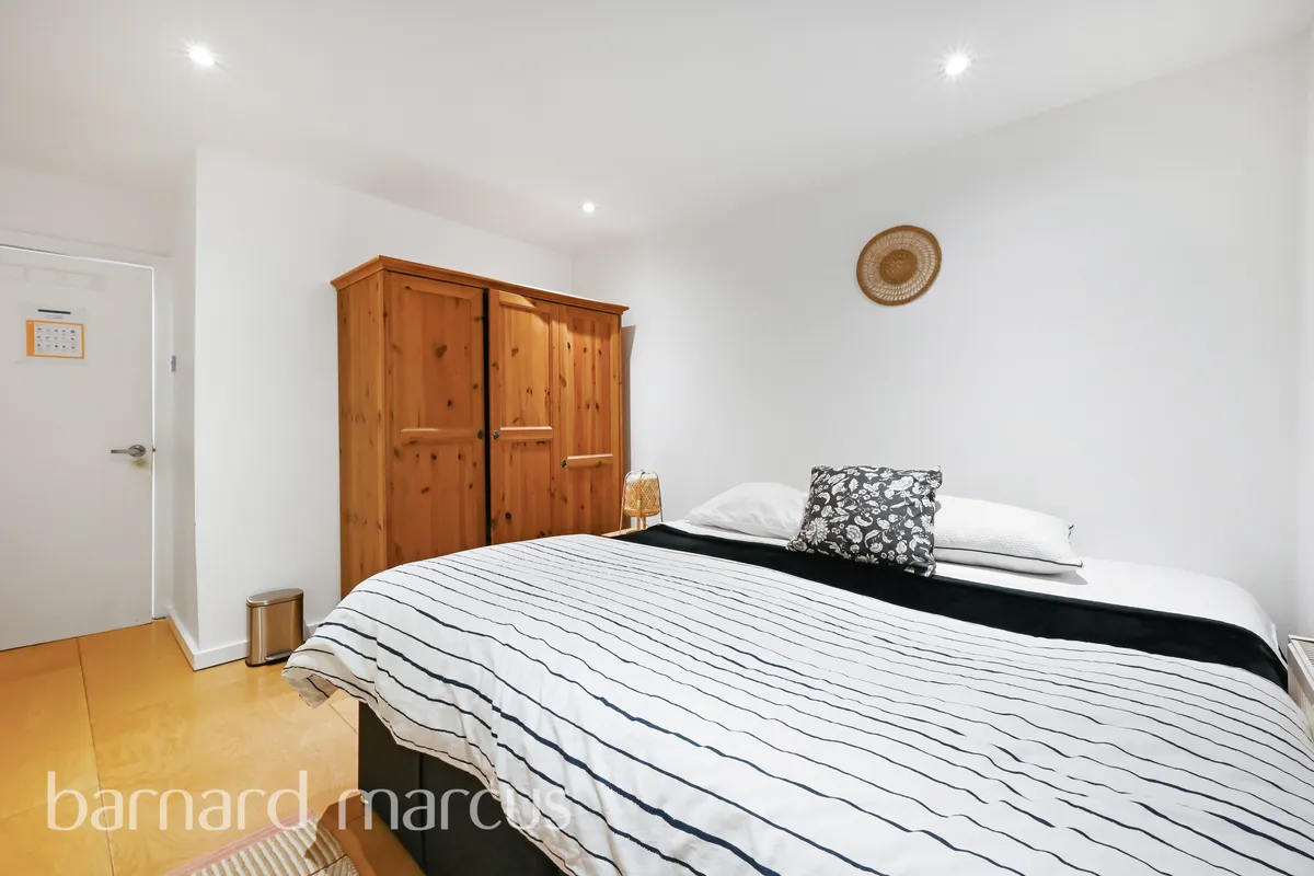 Flat Palfrey Place in Greater London