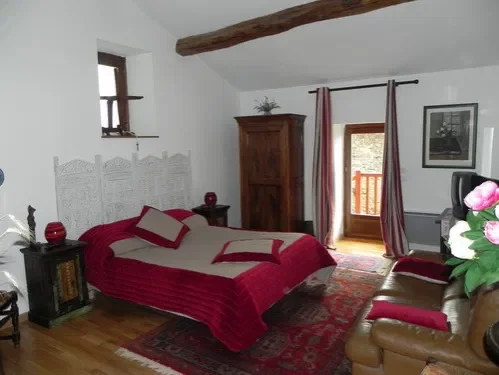 Chambre Rue Jean Merle à Thizy-les-Bourgs