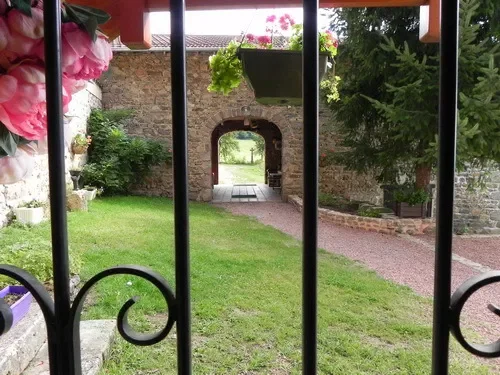Chambre Rue Jean Merle à Thizy-les-Bourgs
