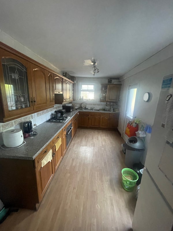 Room Clarendon Road in Greater London