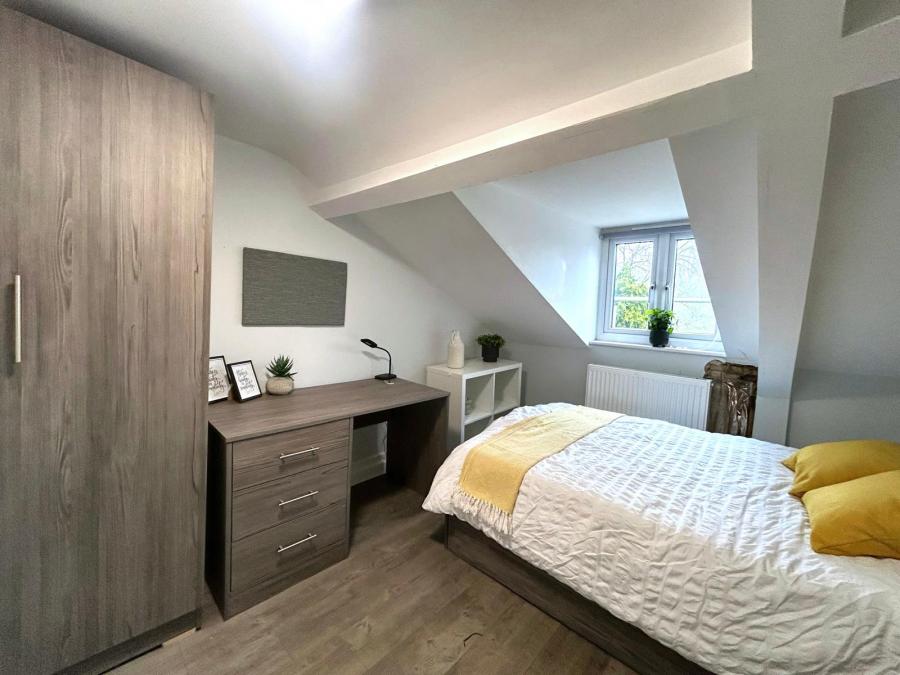 Room New North Road in Exeter