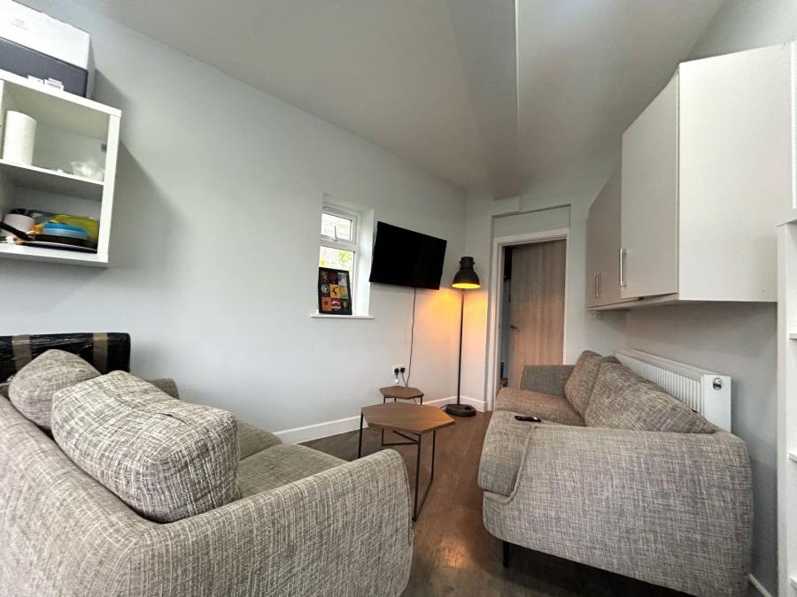 Room New North Road in Exeter