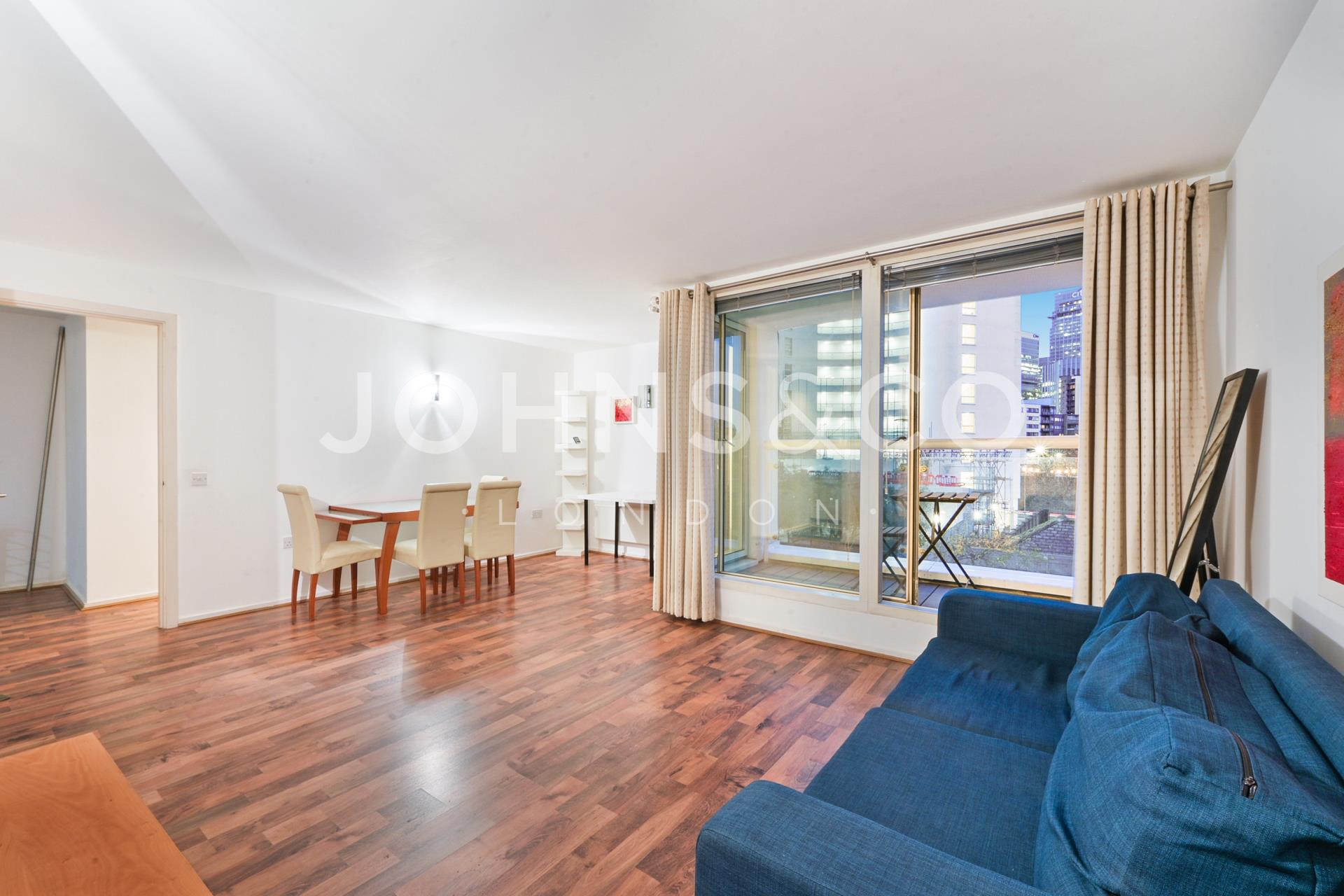 Flat Blackwall Way in Greater London