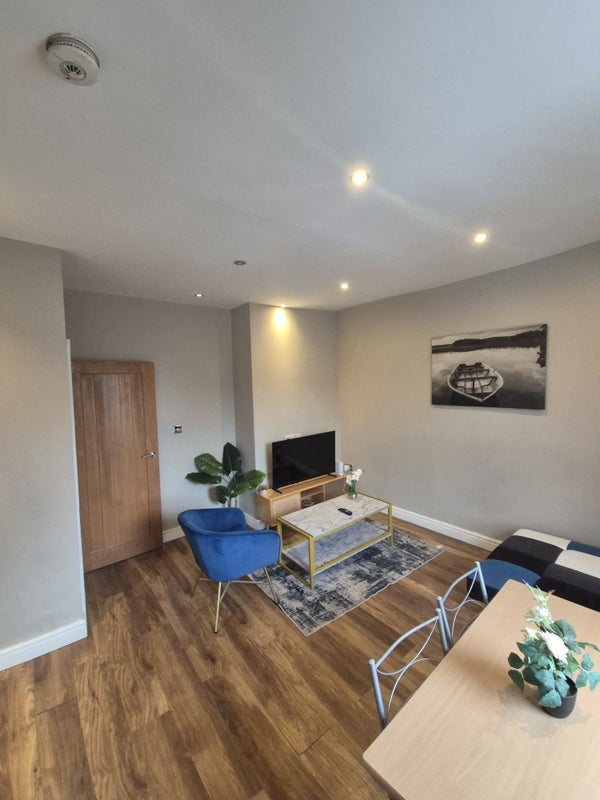 Flat Sydenham Road in Greater London