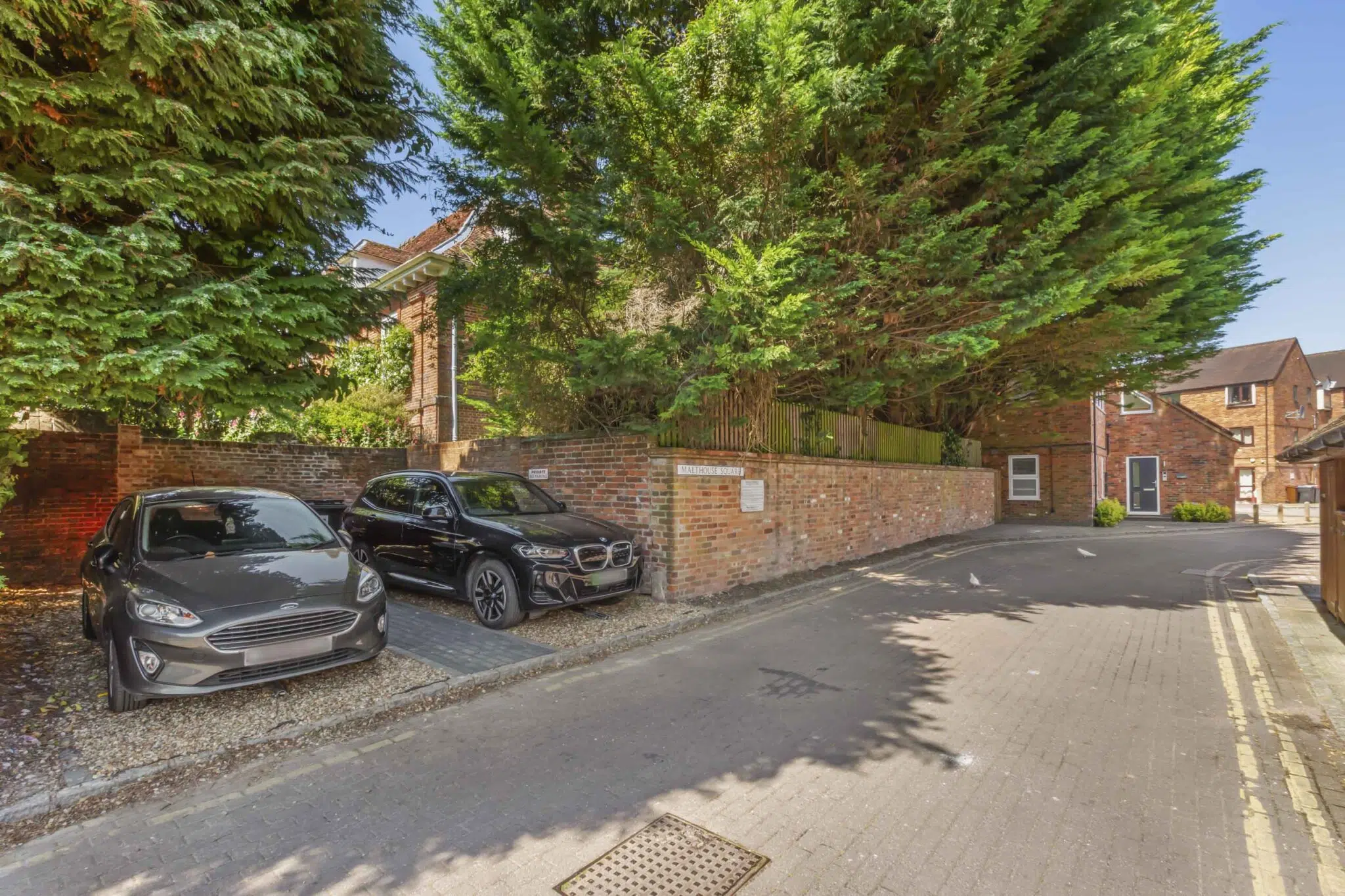 Flat Malthouse Square in Princes Risborough
