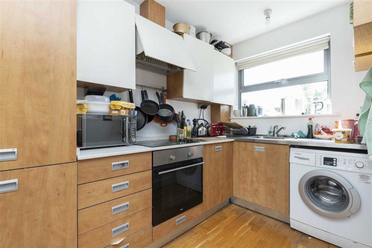 Flat Tanners Yard in Greater London