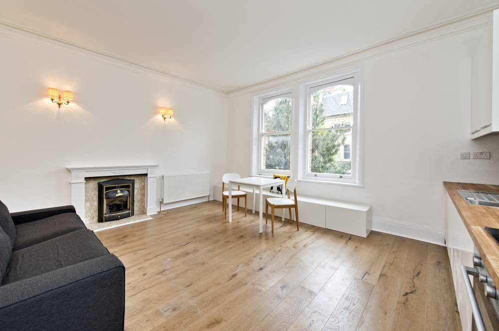 Flat Edith Road in Greater London