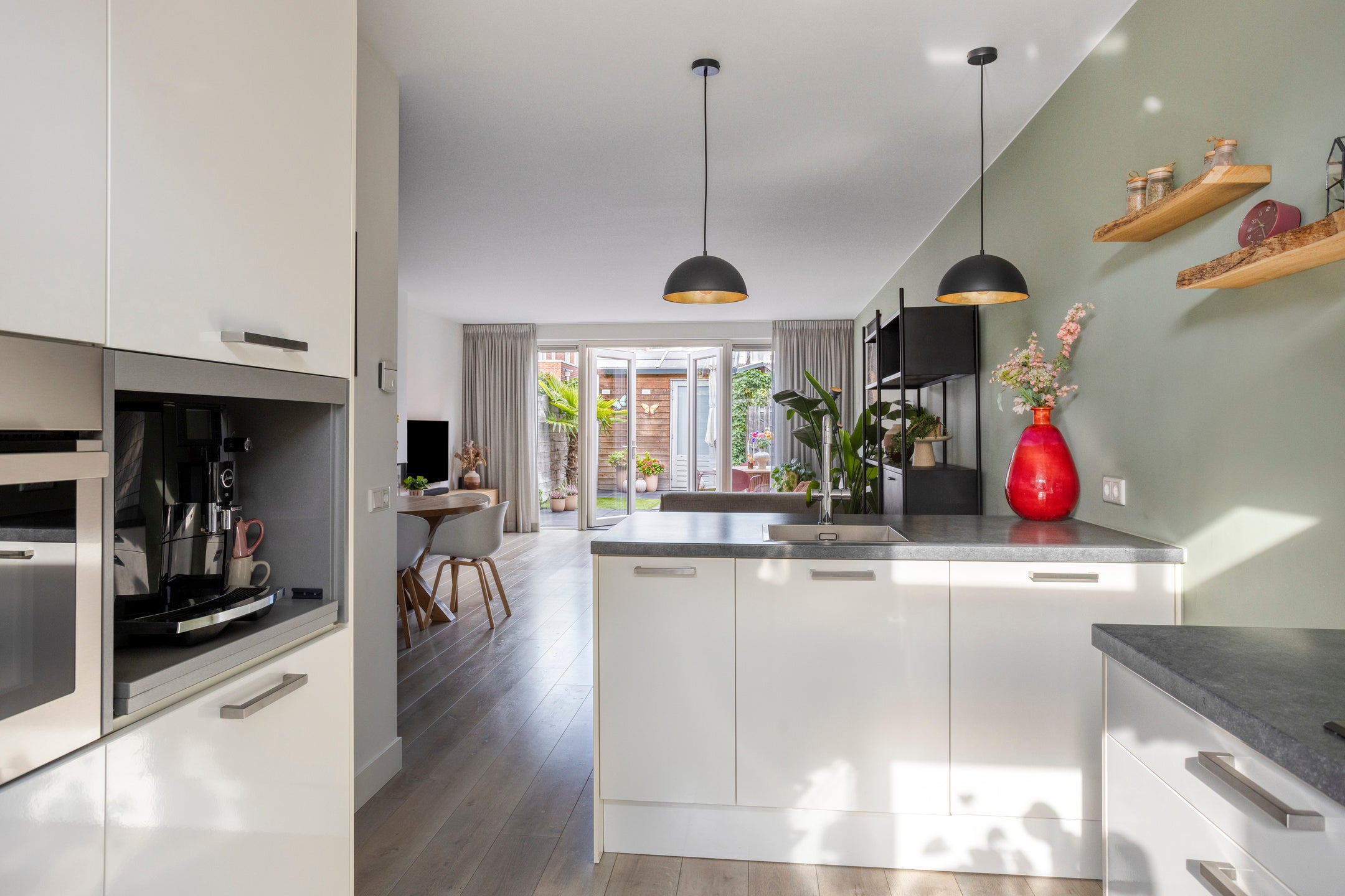 Hoekwoning te koop: Molenweg 24, Nijkerk