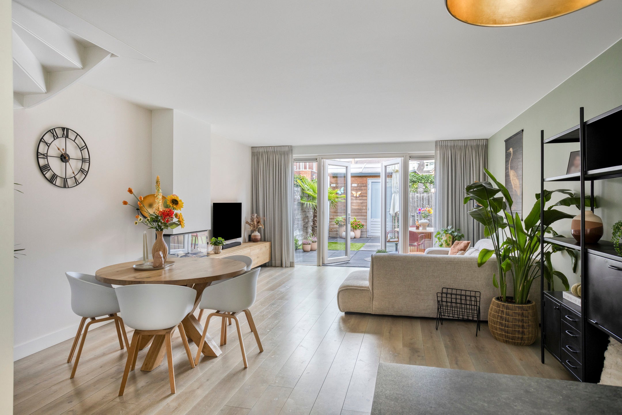 Hoekwoning te koop: Molenweg 24, Nijkerk