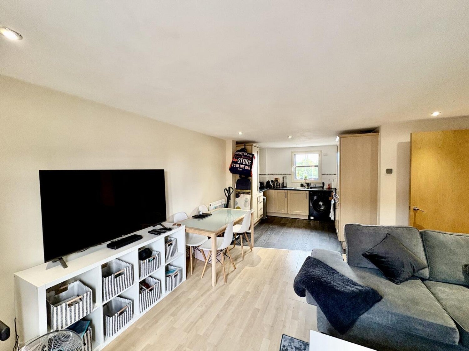 Flat Albert Road in Tamworth