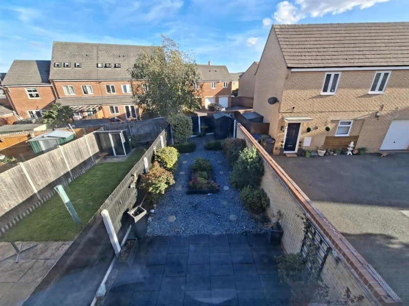 House Livingstone Drive in Huntingdonshire
