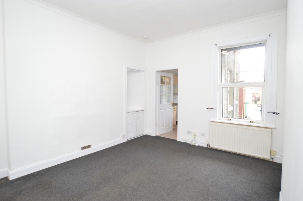 Flat Kidd Street in Kirkcaldy