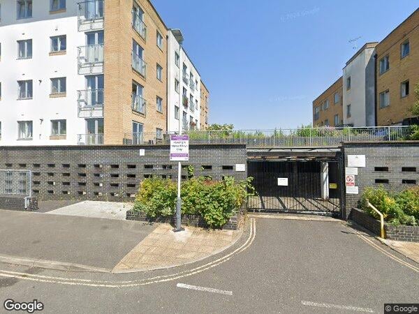 Flat Waxlow Way in Greater London