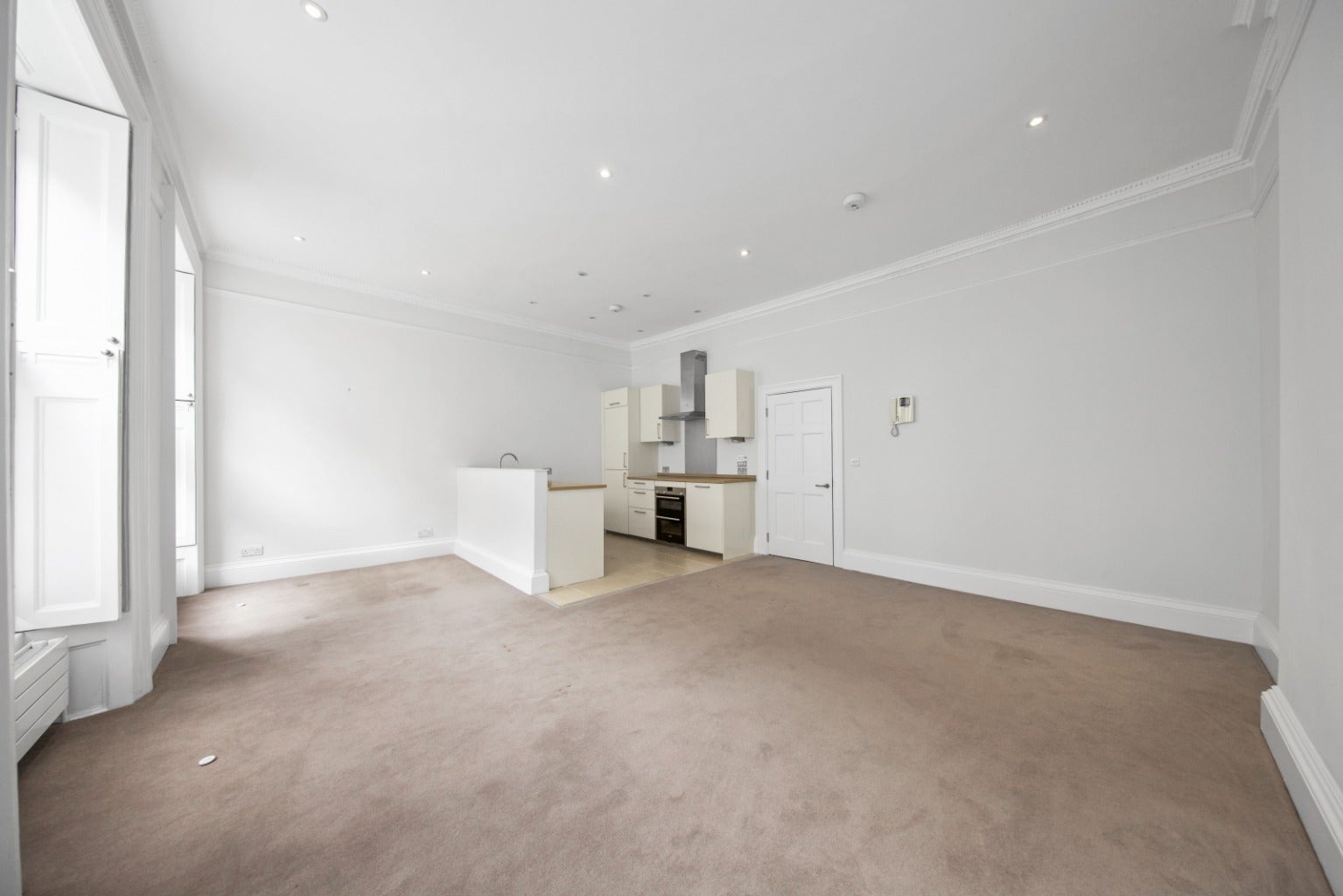 Flat Gower Street in Greater London