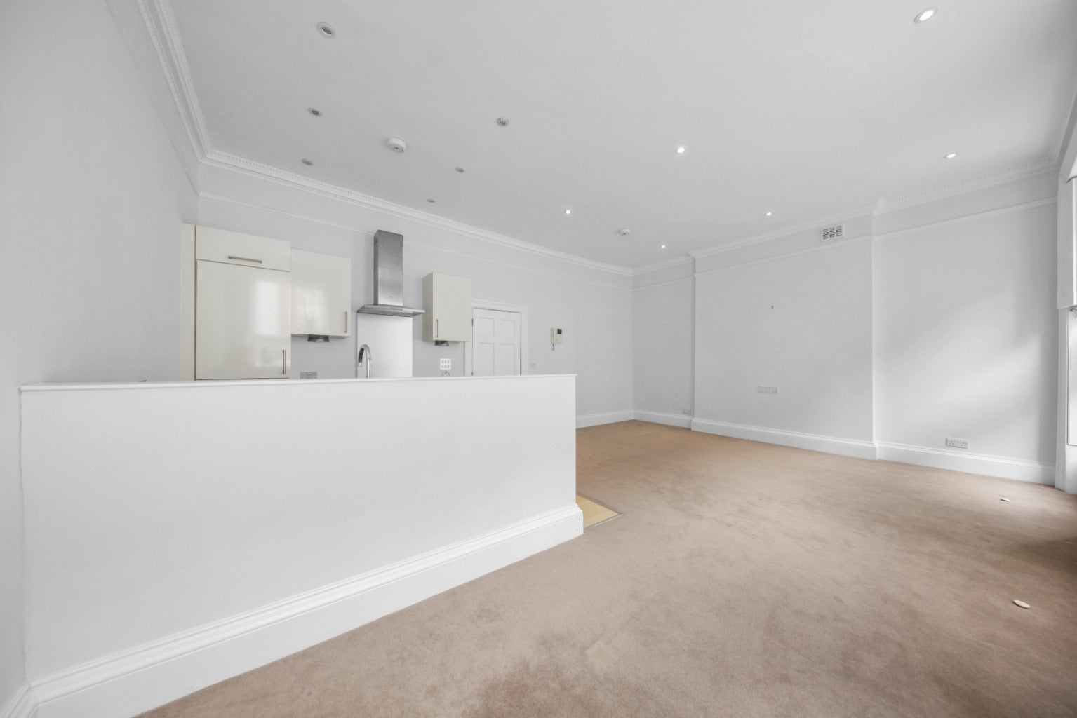 Flat Gower Street in Greater London
